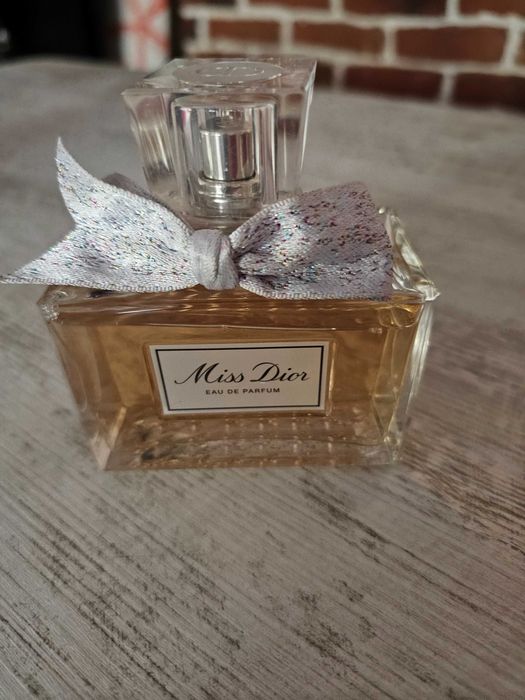 Vând parfum original Dior