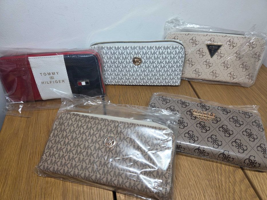 Удобни стилни портмонета