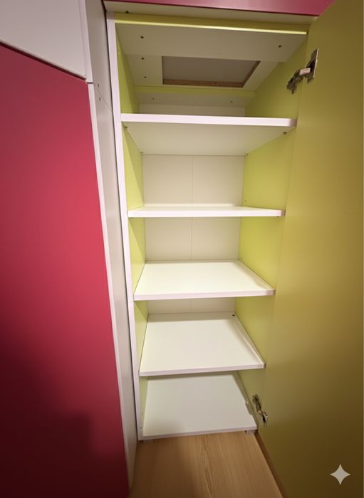 Set complet mobilier tineret- compartimentare eficientă