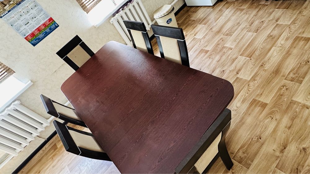 Продаётся универсальный стол 2 в 1. длина 1,60