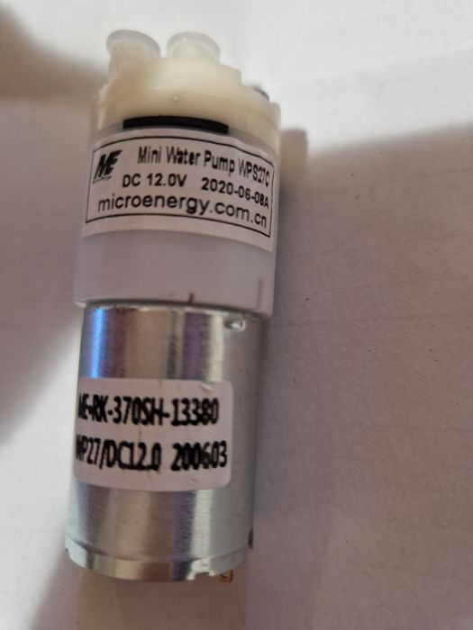 Pompa  apa.  12V
