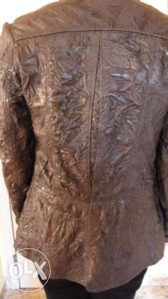 продавам елегантно сако от естествена кожа