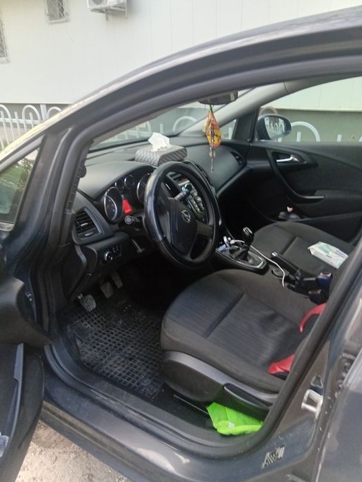 OPEL Astra 2013 — imagine 4