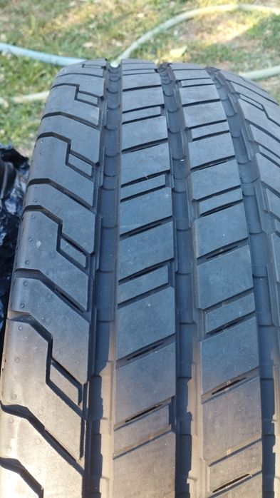 Continental VanContact 225/75/16