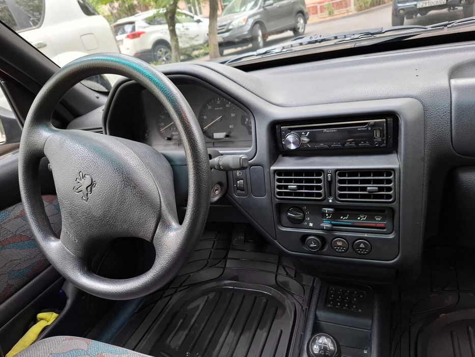 Peugeot 106 в очень хорошем состоянии