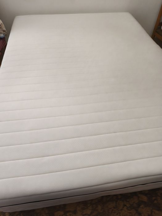 Продавам матрак 144/190