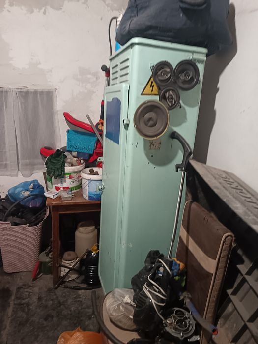 Металлический сейф замком