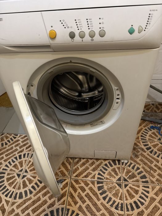Продам стиральную машинку