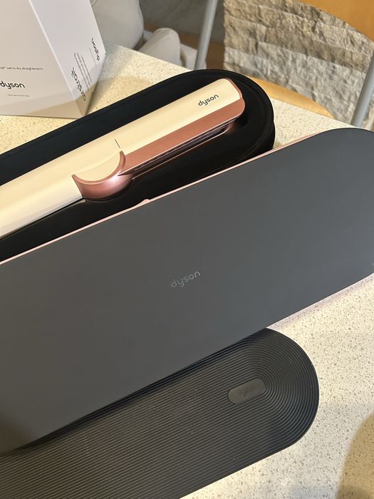 Dyson Airstrait HT-01
