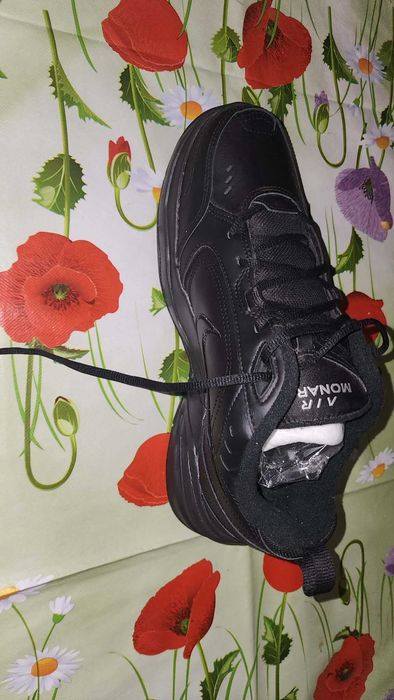 Nike Air Monarch IV Black
