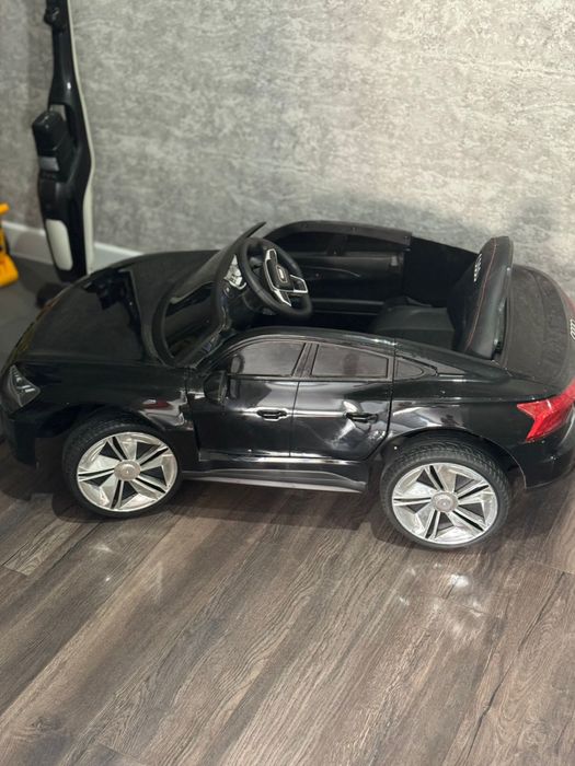 Машина для детей на пульте