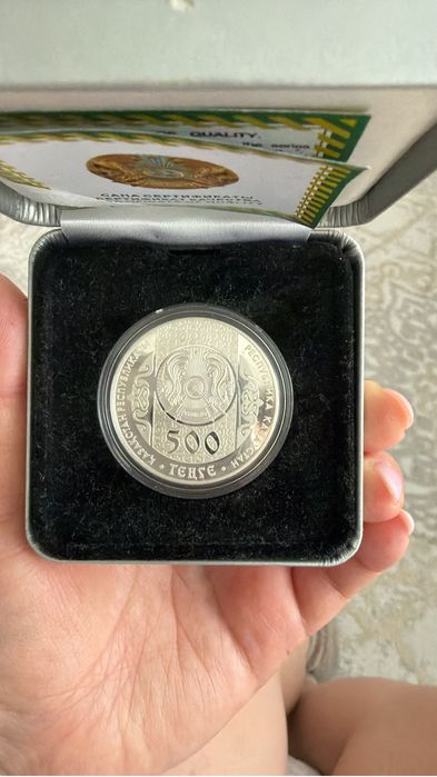 Продам монету сувенирную