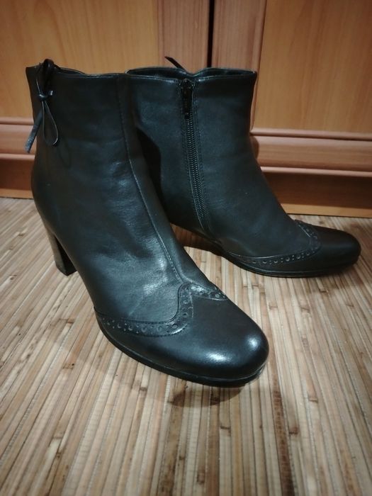 Продам фирменную обувь