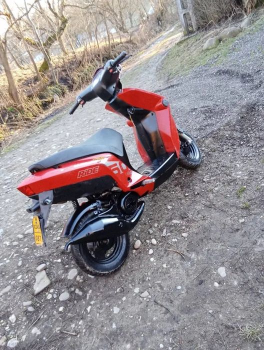 Vând scuter de 50cc