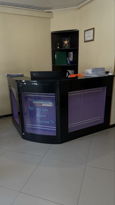 Продам стойку ресепшн