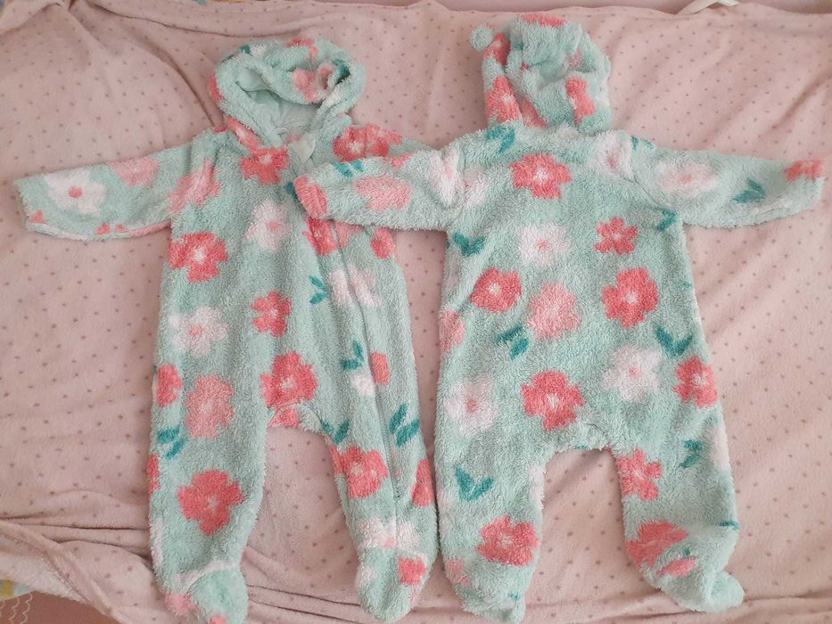 Лот космонавти за момиче размер 4-6 месеца  и 6-9 месеца  4 броя общо / близнаци