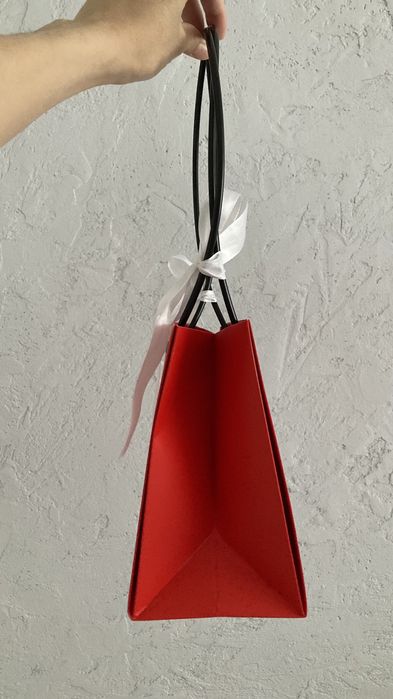 Коробка для подарка, цветов и тд