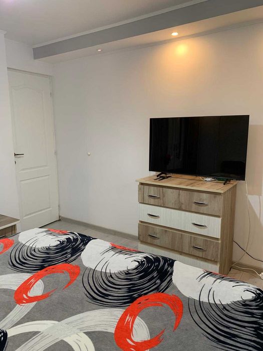 Se vinde apartament cu 2 camere ,decomandat ,etaj 4/4 cu pod.