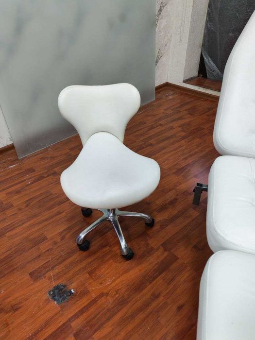 "Гузаллик салони" мебели тулик сотилади кредитга еки булип тулашга .