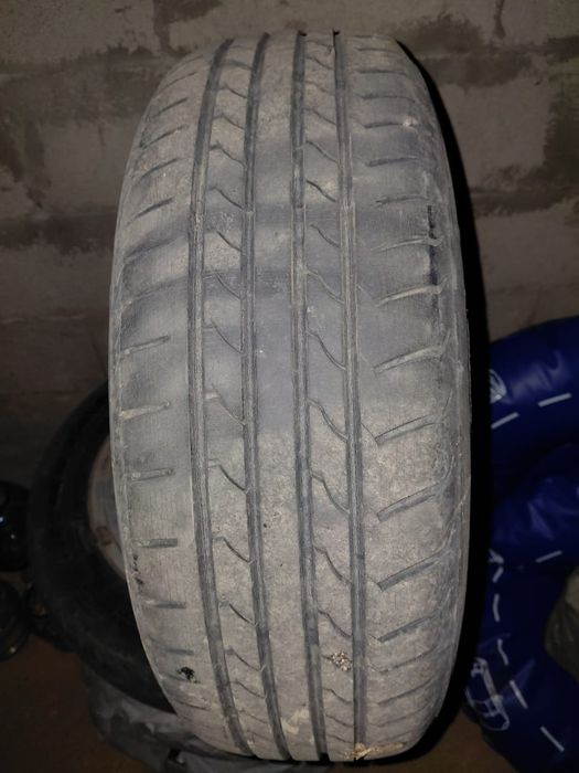 Продаётся диск с резиной Volkswagen Golf 2