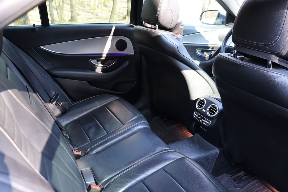 Mercedes-Benz E Mașină foarte îngrijită