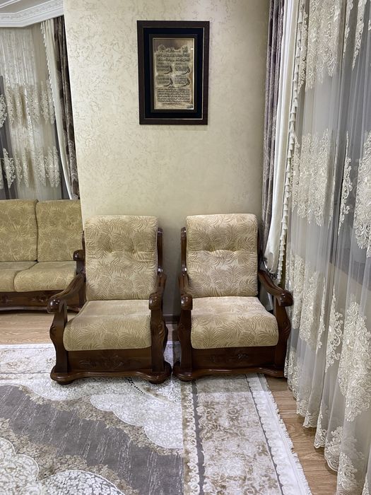 Диван и кресла …