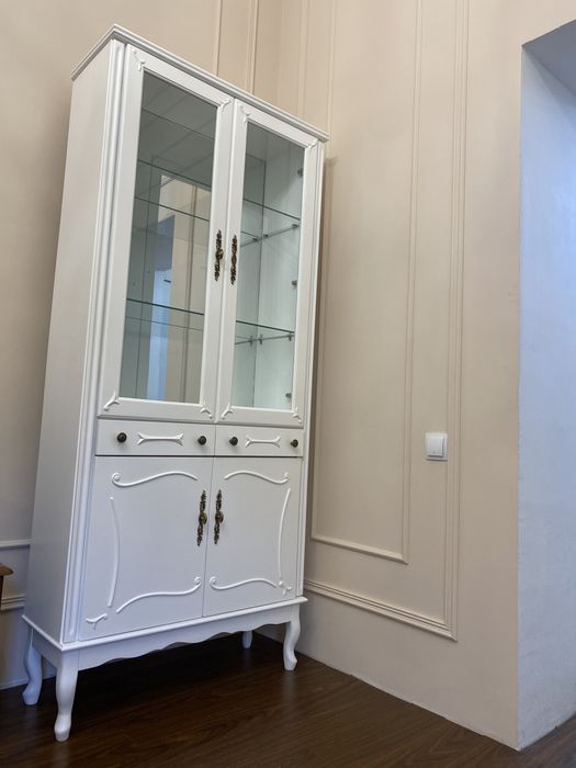 Продаётся сервант