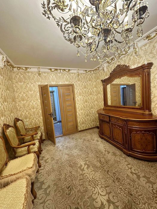 Chorsu metro yaqinda 2 xonali kvartira ijaraga