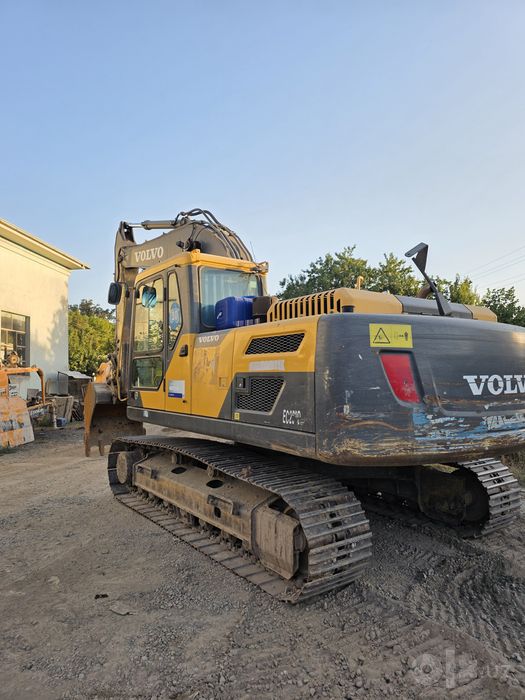 Услуги гусеничного экскаватора Volvo 220