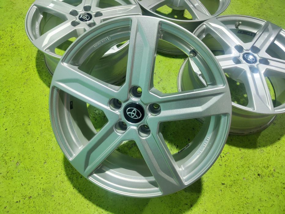 18 5x114.3 Toyota лети джанти 5х114.3 тойота