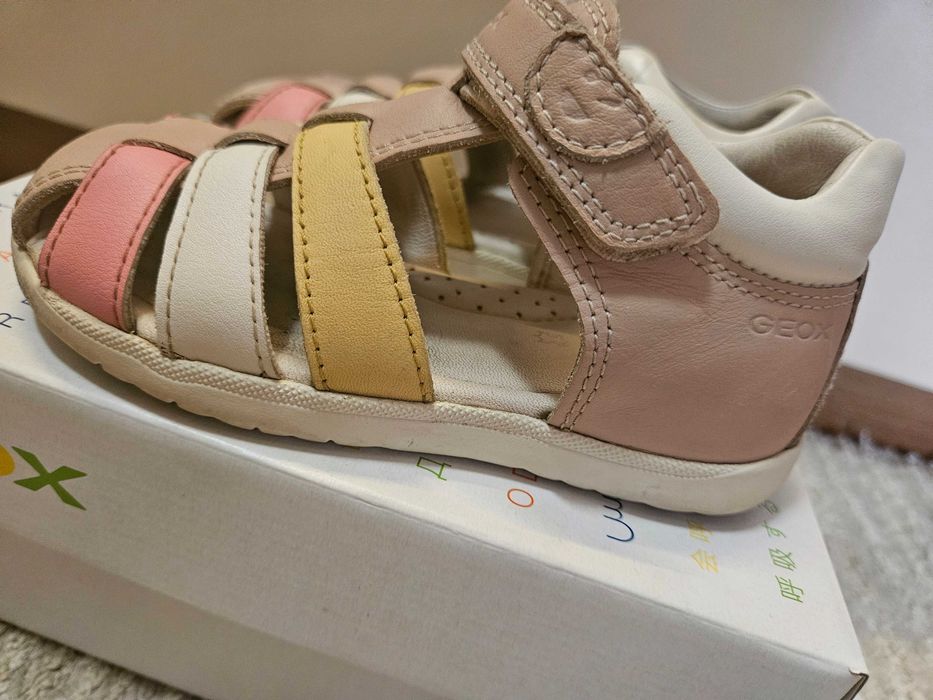 Сандали за момиче Geox