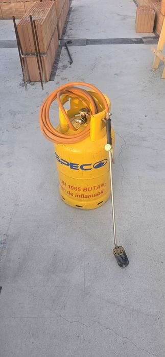 Vând butelie cu guler