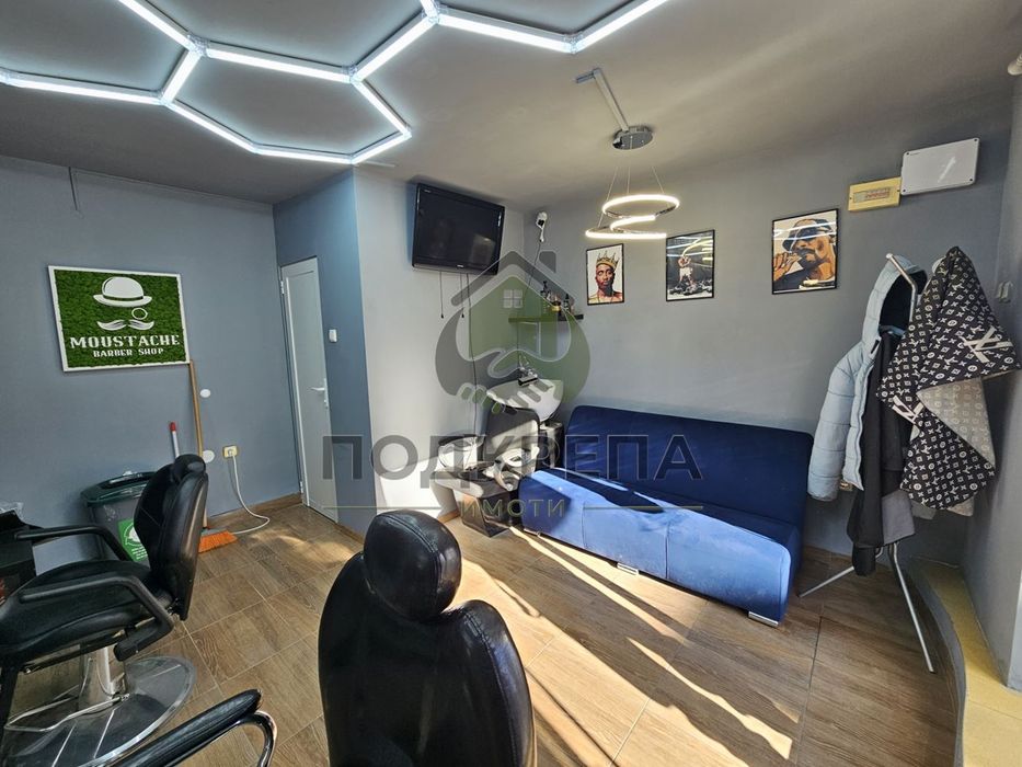 Дава се под наем Магазин в Пловдив, Гагарин - 1762 кв.м за 154 € - Снимка #3