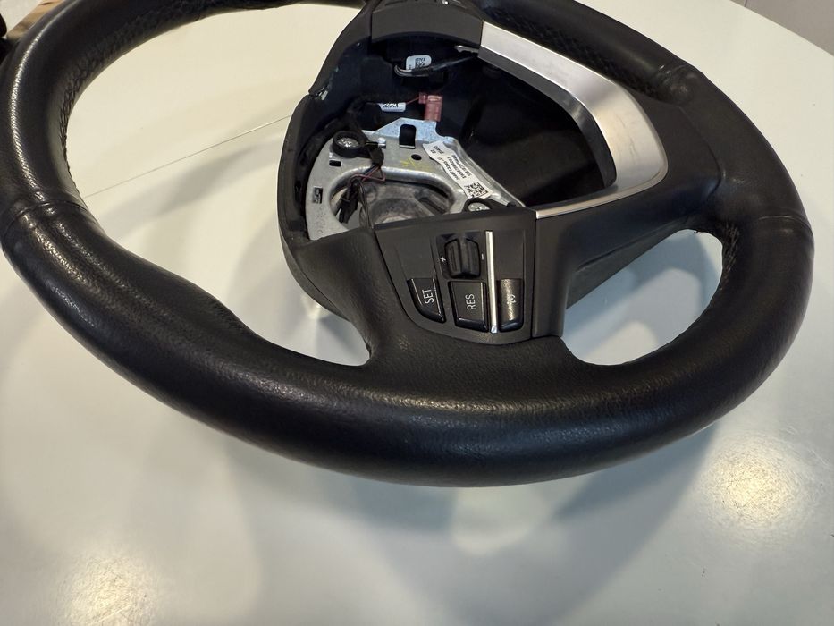 Volan bmw x3 f25 fabr 2016, potriveste pe f10 sau seria3x5 stare nou