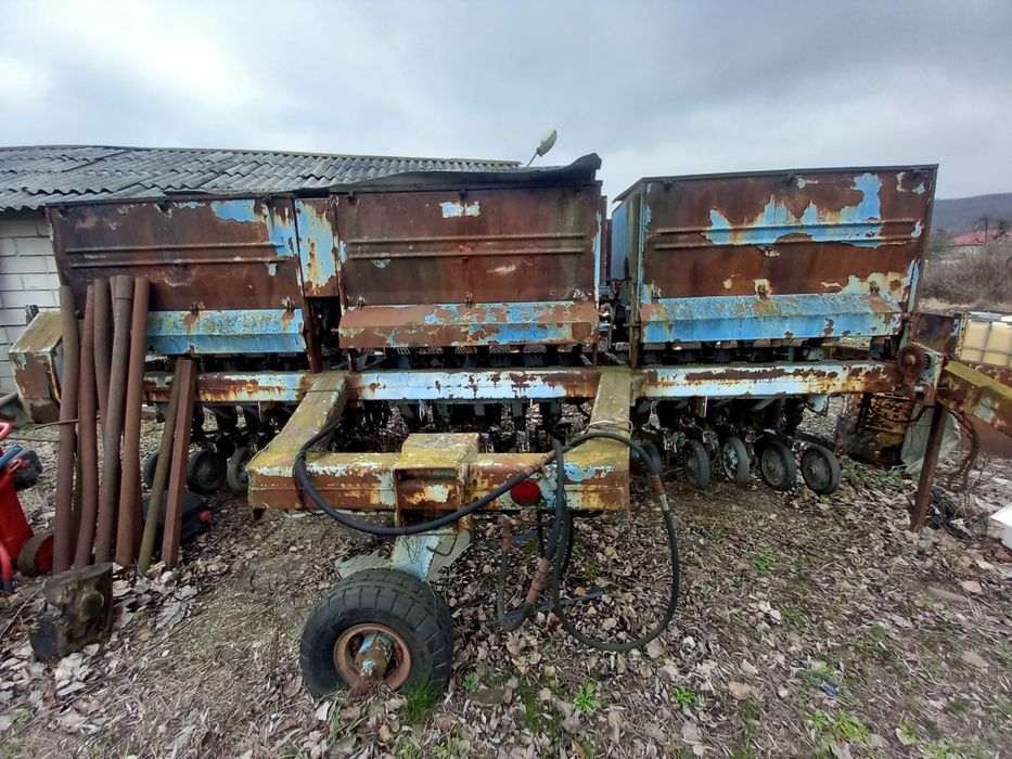 Mașină plantat arpagic/usturoi