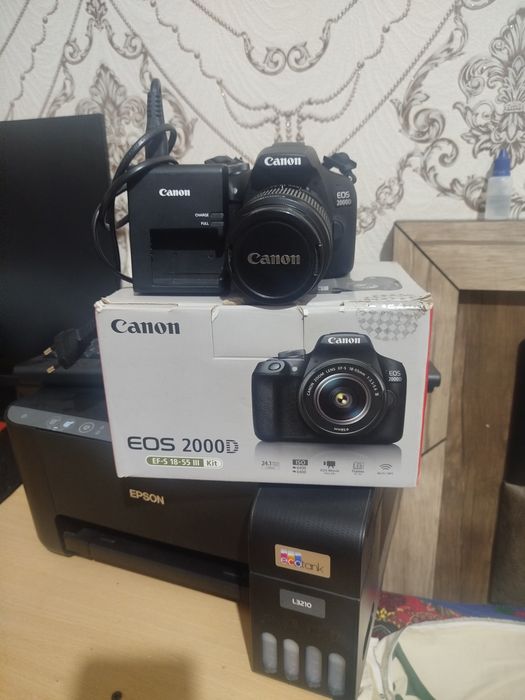 Canon EOS 2000 D