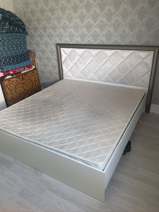 Спальный кровать