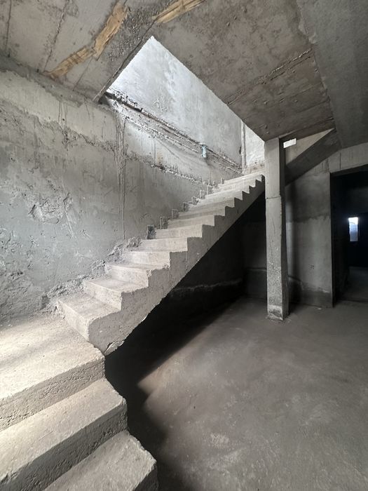 Dupleks kvartira 1 etaj