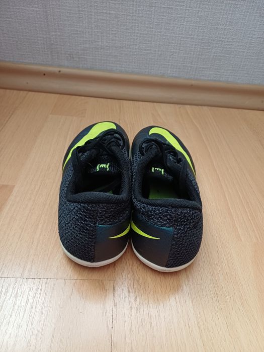 Два чифта маратонки