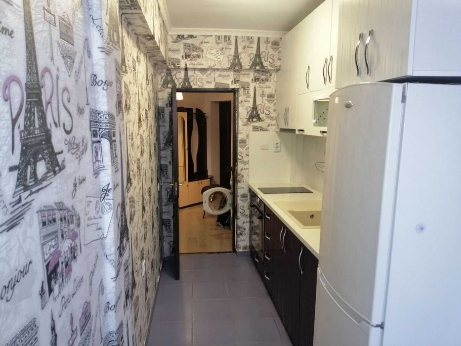 Продава се Двустаен апартамент в Търговище, Вароша - 70 кв.м за 1130 €/кв.м - Снимка #2