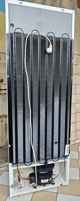 Хладилник с фризер Indesit NCAA 55 228л.