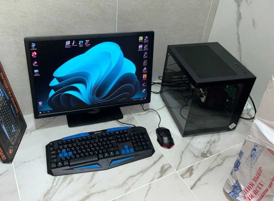 Продам Компьютер ( куча игр, Windows 10 )