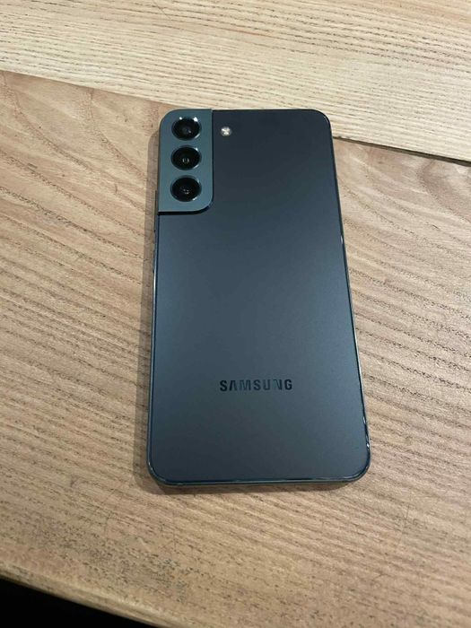 Vând S22 nare nicio problema doar folia sparta accept ori ce încercare