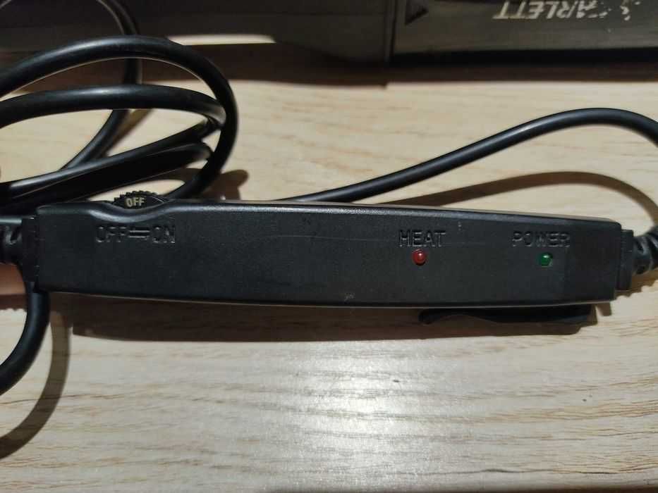 Туфли, фен, утюжок.