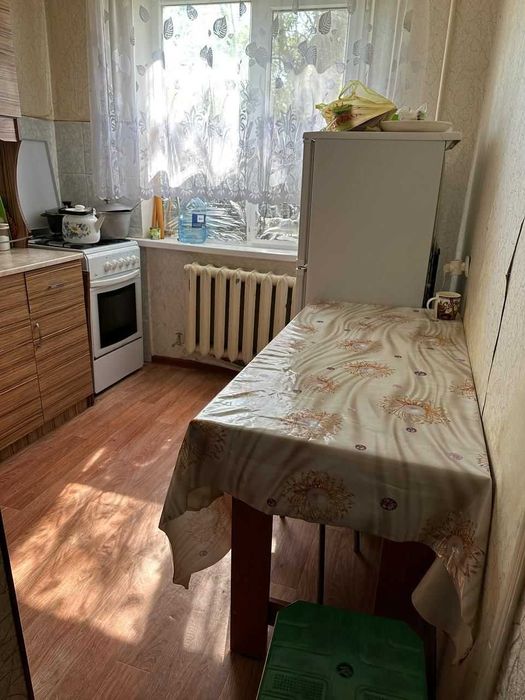 продается 2 ком квартира район Маметова