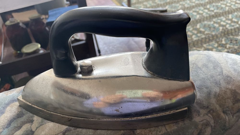 Продам утюг рабочий.