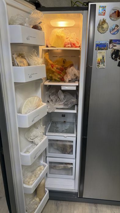 Холодильник с морозильником вместе