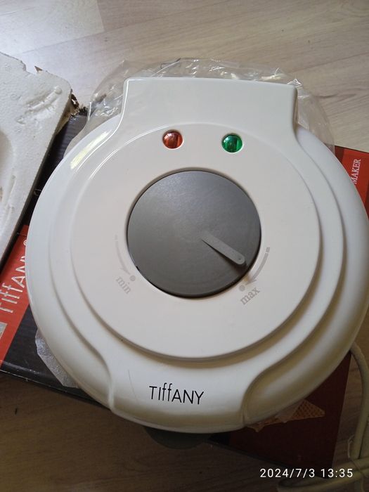 Электровафельница новая