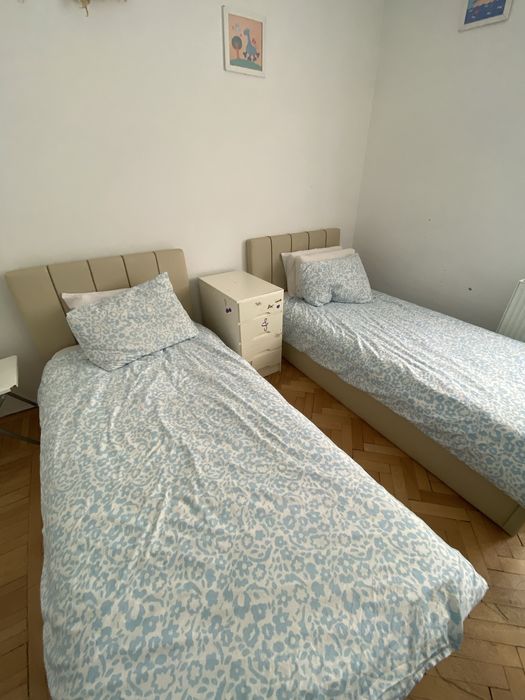 2 paturi single 90x200 cu saltea