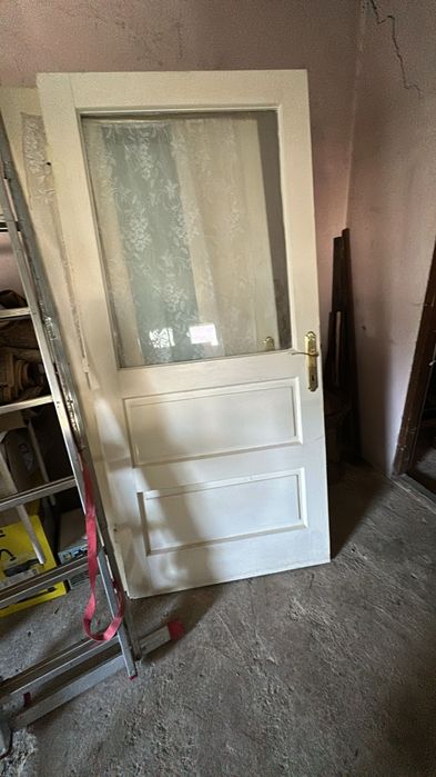 Usi vechi de vanzare